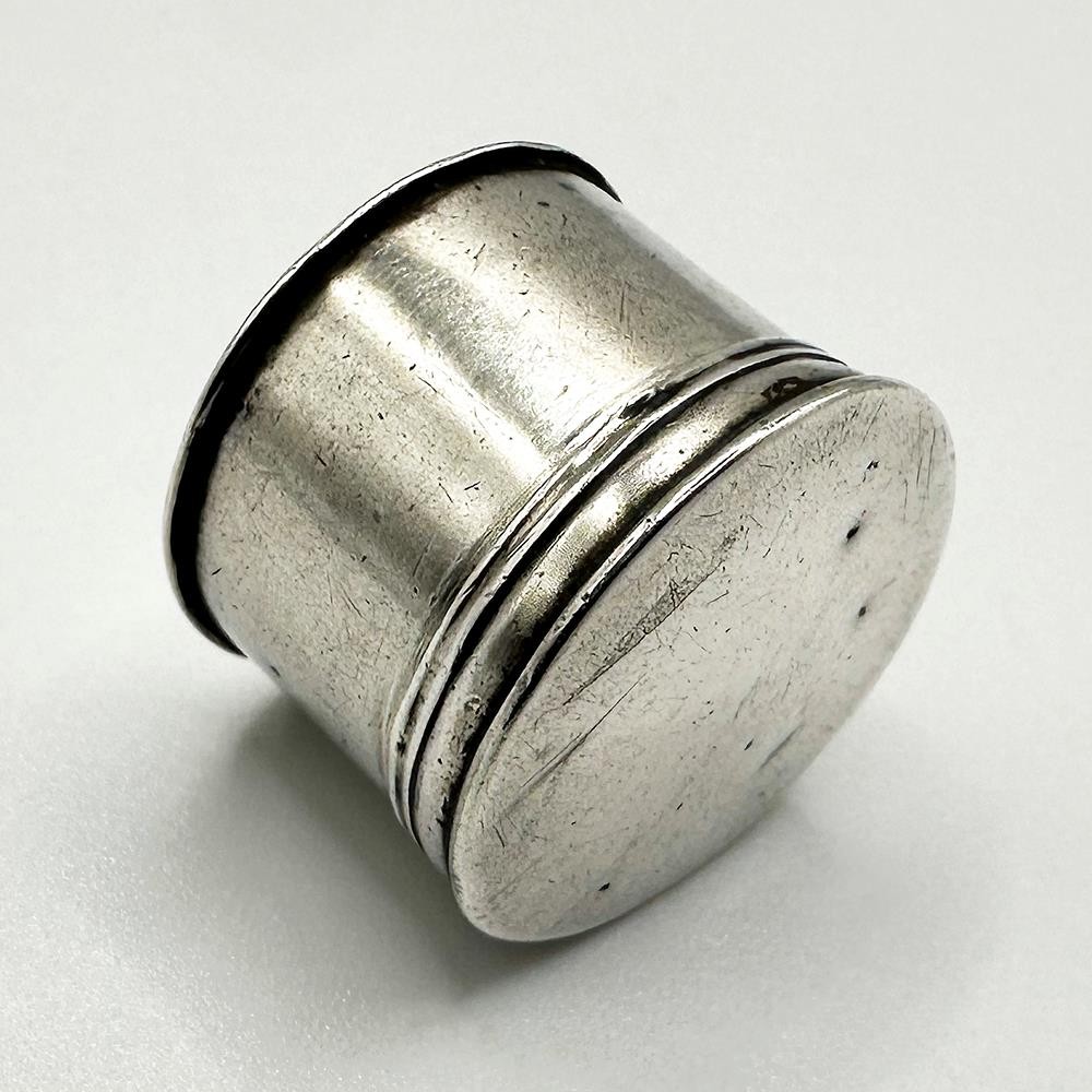 LATE 17TH / EARLY 18TH SOLID SILVER CENTURY COUNTER BOX c1700