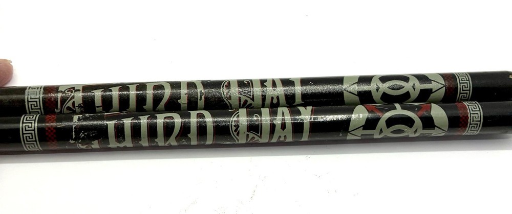 Drumsticks -16” Black Bottom / Natural