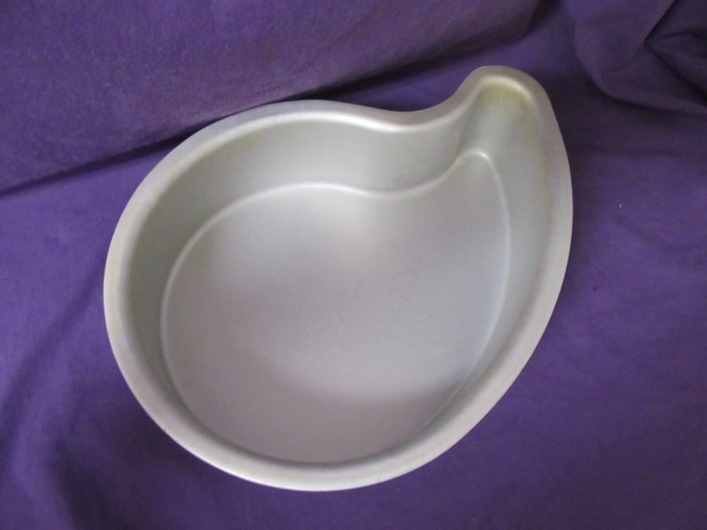 Used Fat Daddio Golf Tee Shape cake pans