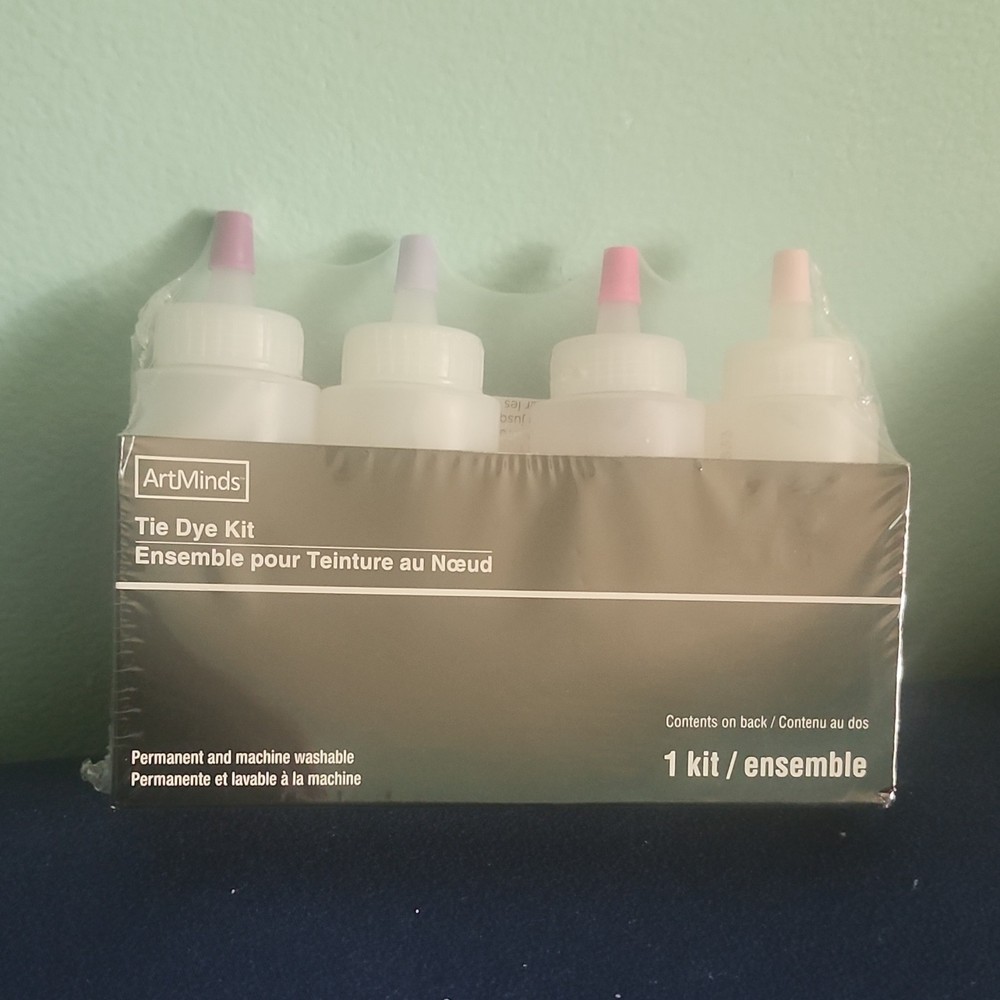 ArtMinds Tie Dye Kit Squeeze Bottle Paint Permanent Machine Washable