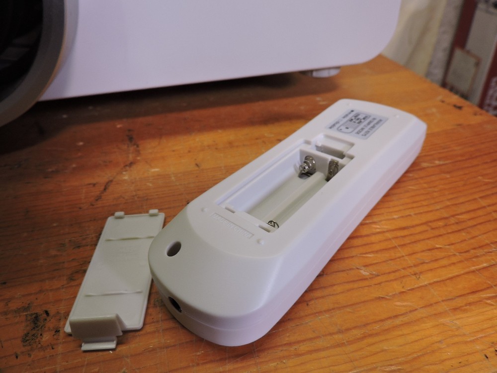 Panasonic PT-EZ570U projector 5000 Lumen projector with remote & ceiling mount#5