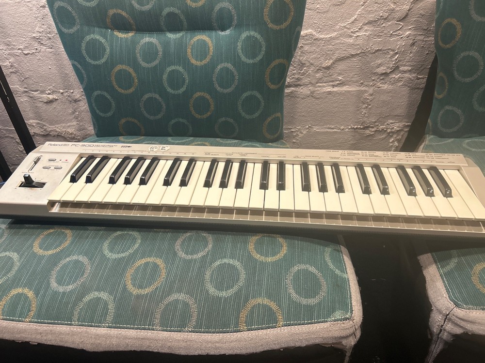 Roland PC 300 MIDI Controller works on PC