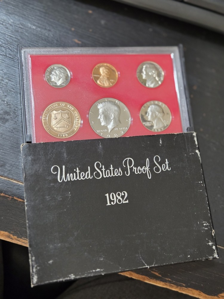 1982s  United States Mint Proof Set