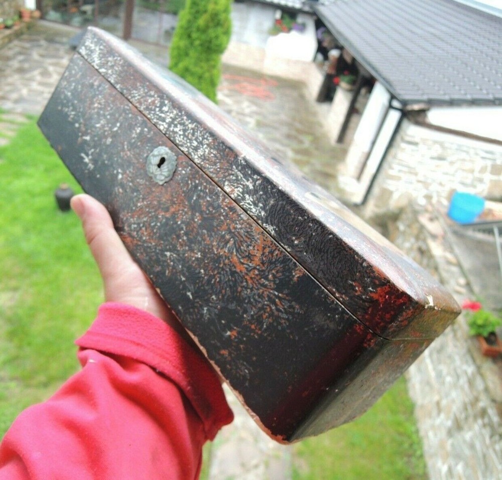 Antique Japanese Silver Maki-e lacquer box - DAISUKE-1 signed