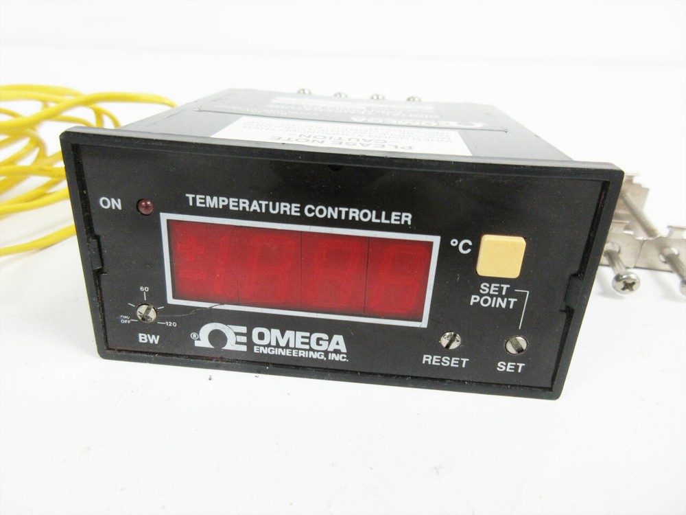 OMEGA CN310-K-C CELSIUS DIGITAL TEMPERATURE CONTROLLER TYPE K THERMOCOUPLE
