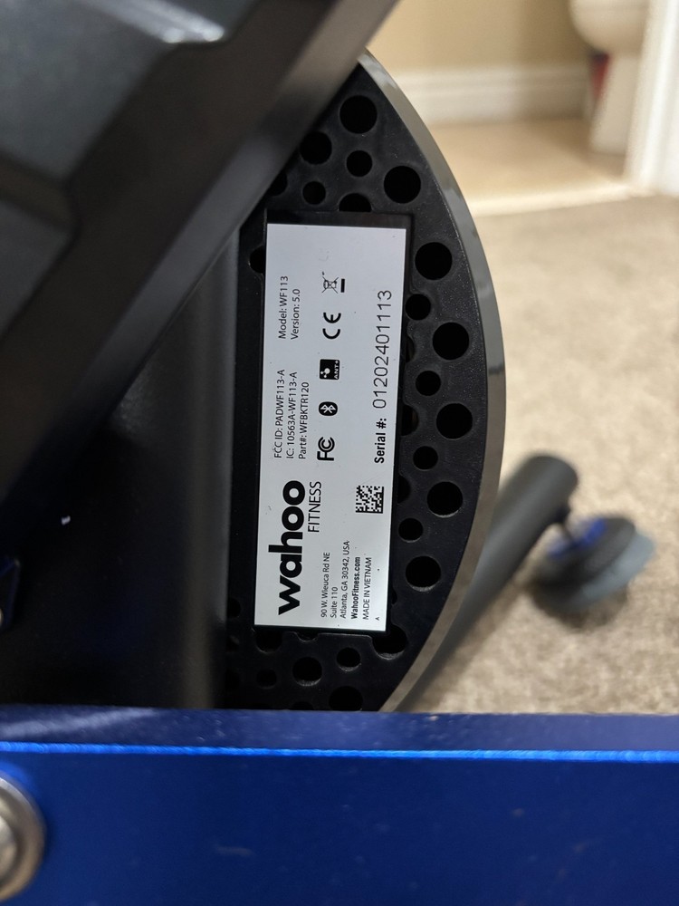 Wahoo KICKR Smart Trainer Version 5 V5 Includes Cassette and accessories