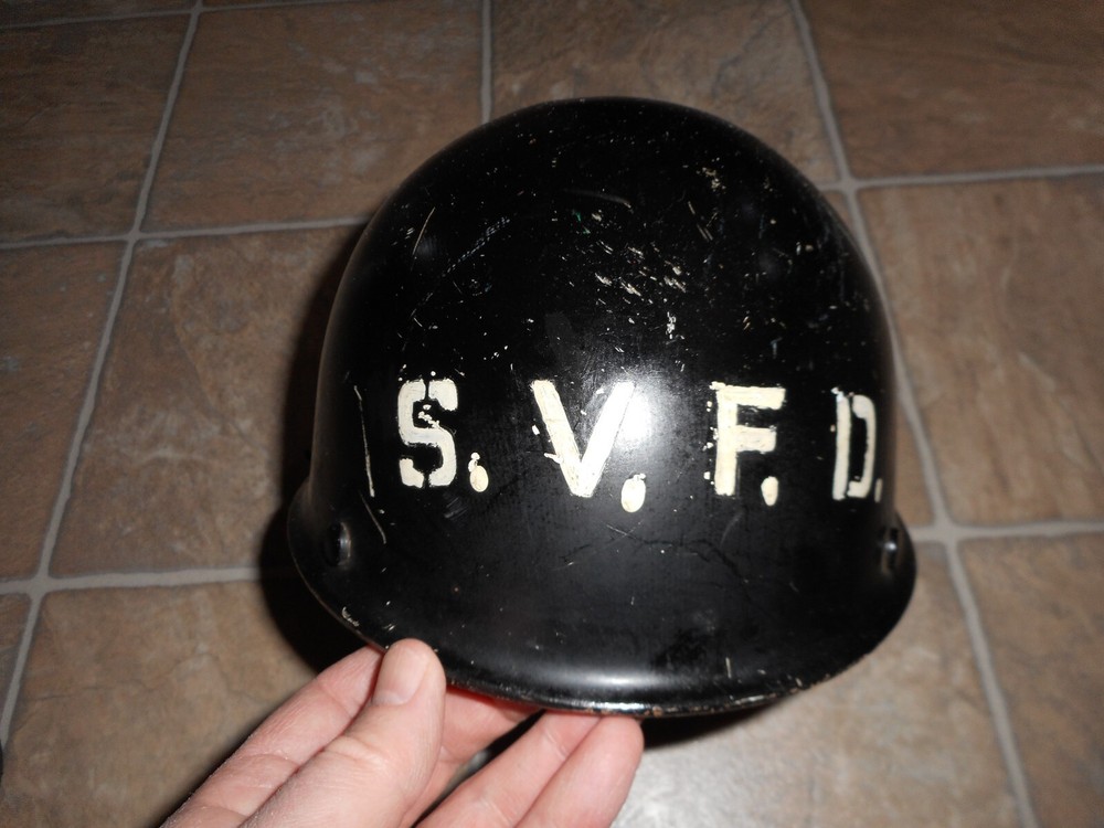 Original vintage volunteer fireman's firefighter fire helmet !