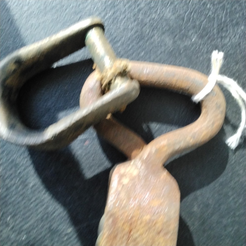 Unusual Steel Pully With Nice Bronzeshackle, Bronze Sheave