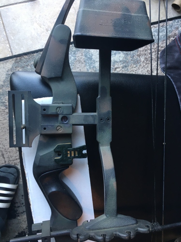 Vtg compound hunting bow