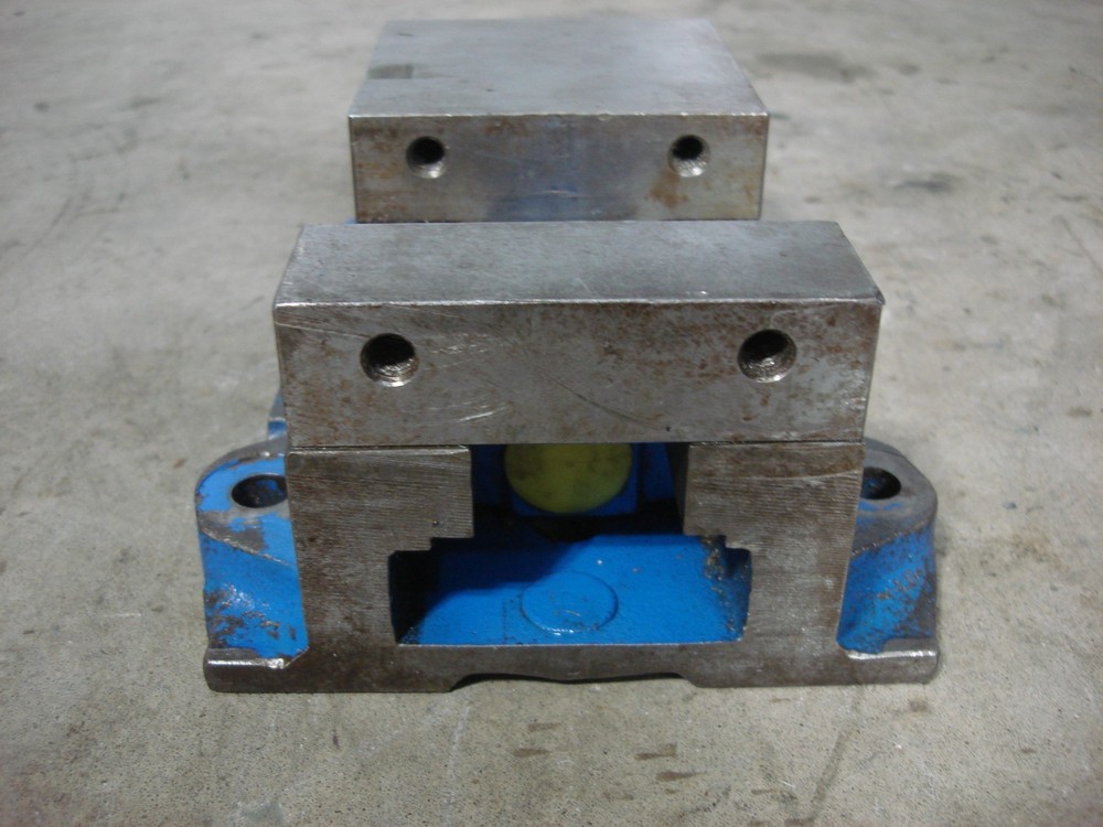 Kurt D40 4″ Machine Vise 6.5" Opening 011698
