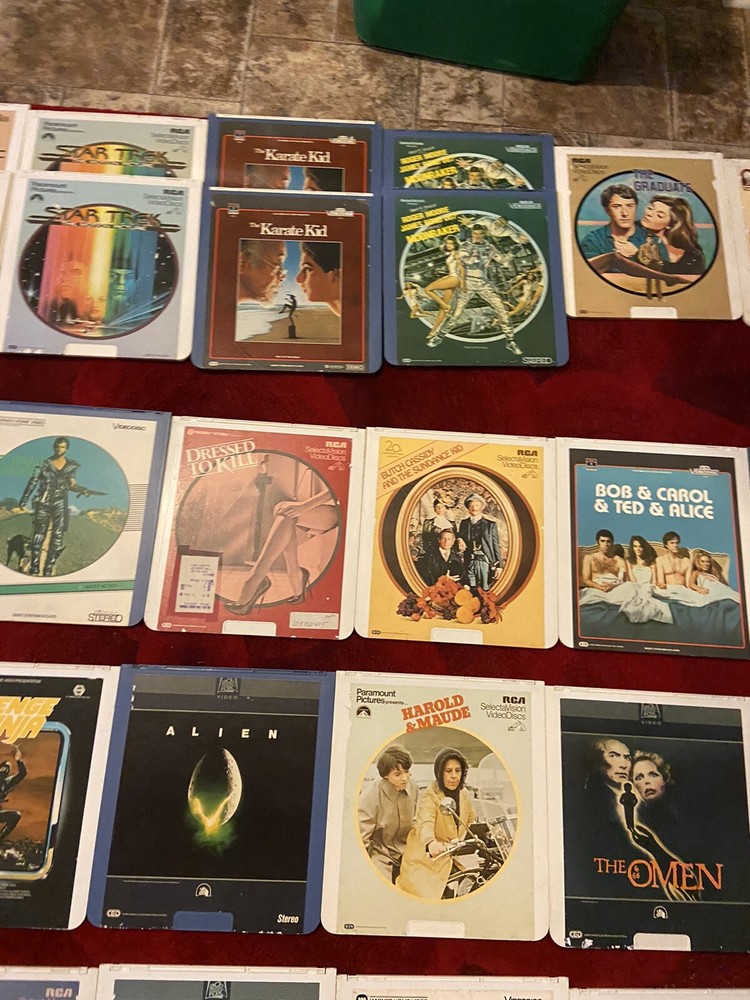 RCA Selectavision VideoDisc Player SFT W 100 System Powers On Untested + 45 DISC