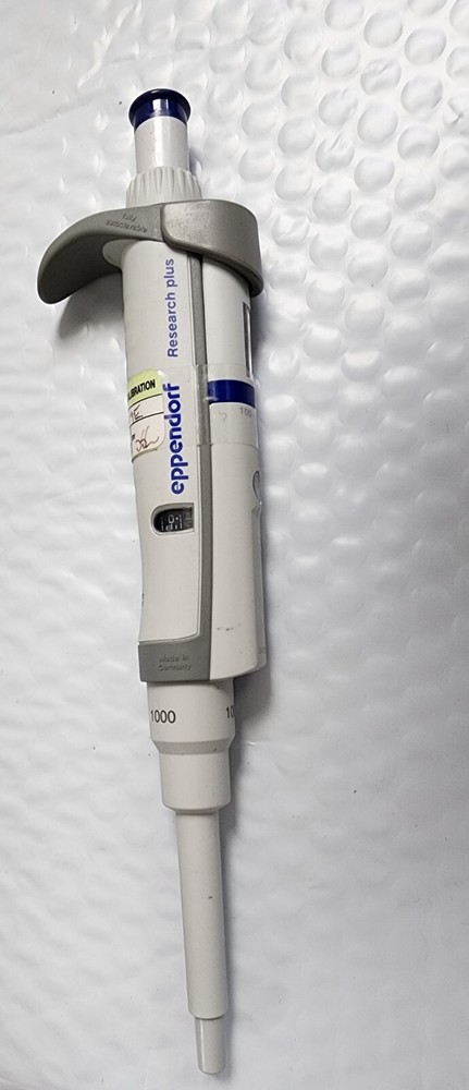 Eppendorf Research plus Pipette, fixed volume single-channel, volume 1000 μL
