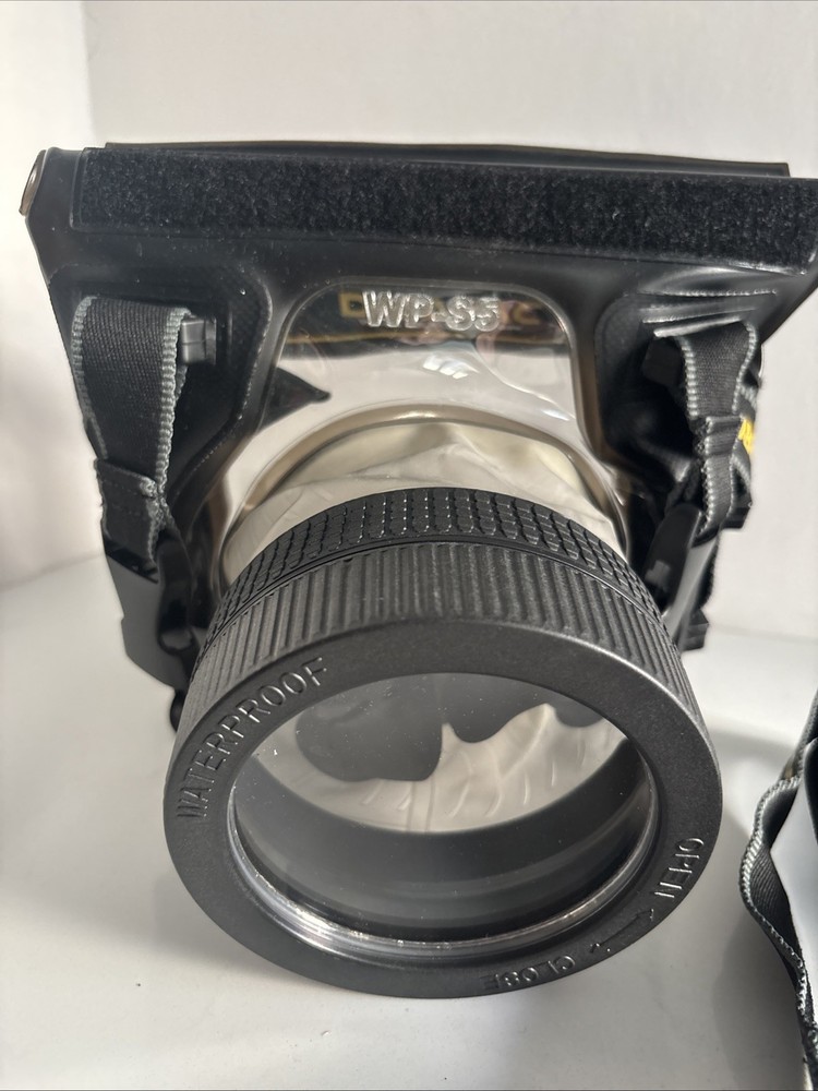 DiCAPac WP-S5 Pro DSLR Camera Series Waterproof Case WITH STRAP