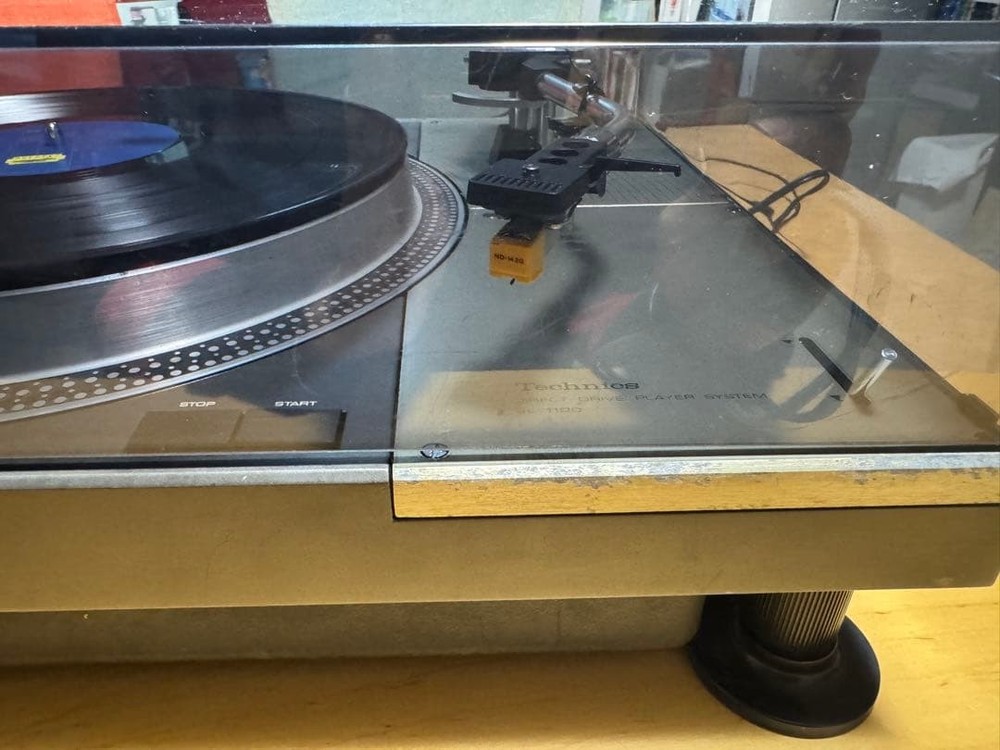 Technics SL-1100 Direct Drive Record Player Turntable JP