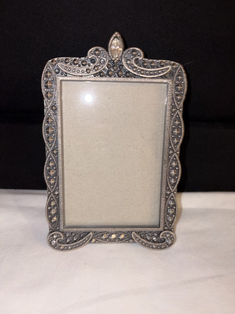 Ornate Silver Metal Scroll Pattern Mini Photo Picture Frame Free Standing