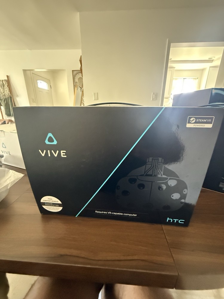 HTC Vive Black VR Headset PC & Console Bundle with Accessories