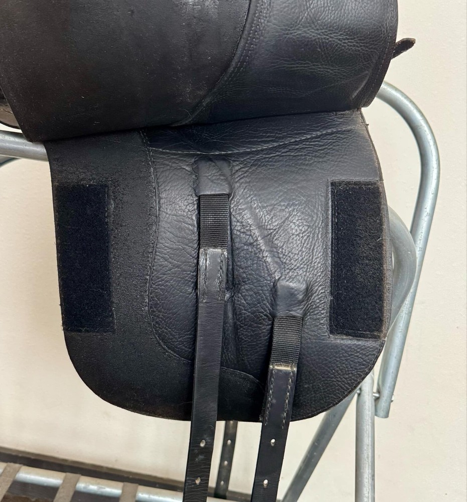 Ansur Classic Dressage Saddle