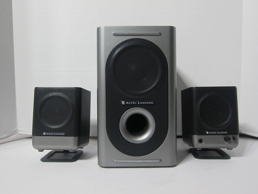ALTEC LANSING 221 2.1 Multimedia Computer Stereo Speaker System with Manual