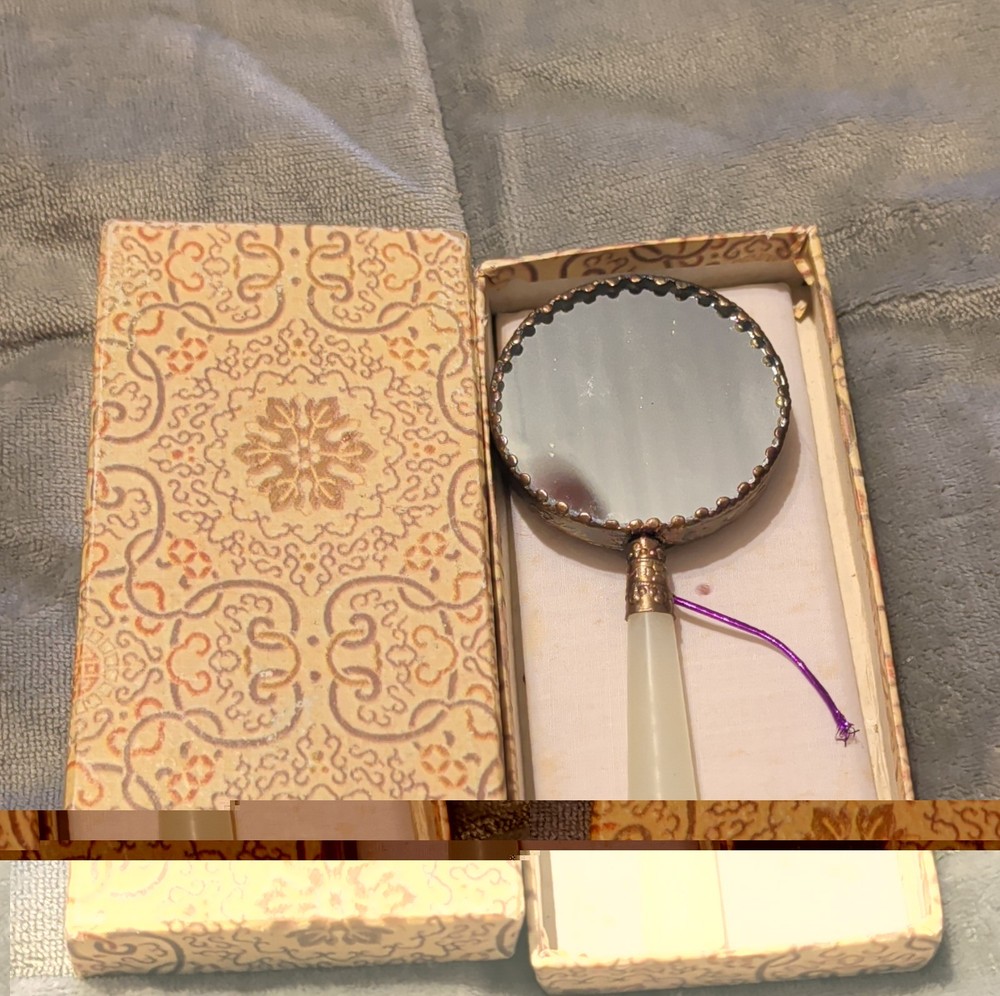 Ceramic Chinese Decorative Hand Mirror.