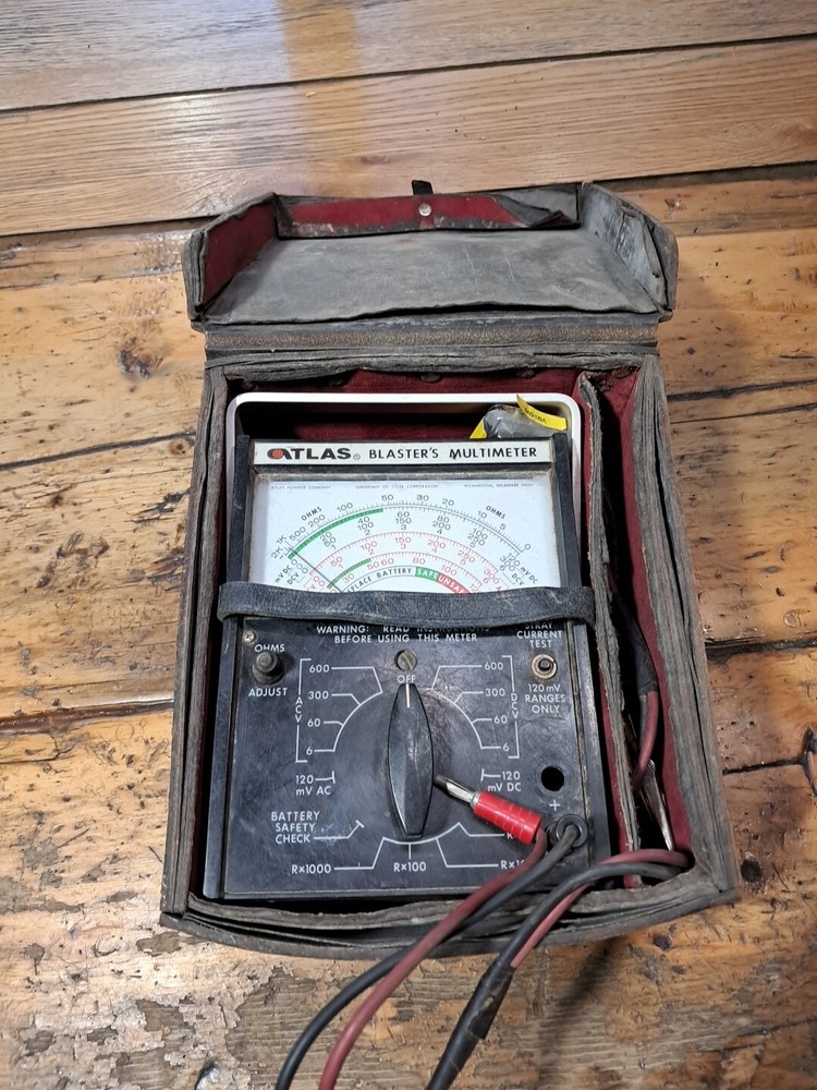 ATLAS ELECTRONIC BLASTERS MULTIMETER WITH CASE J25