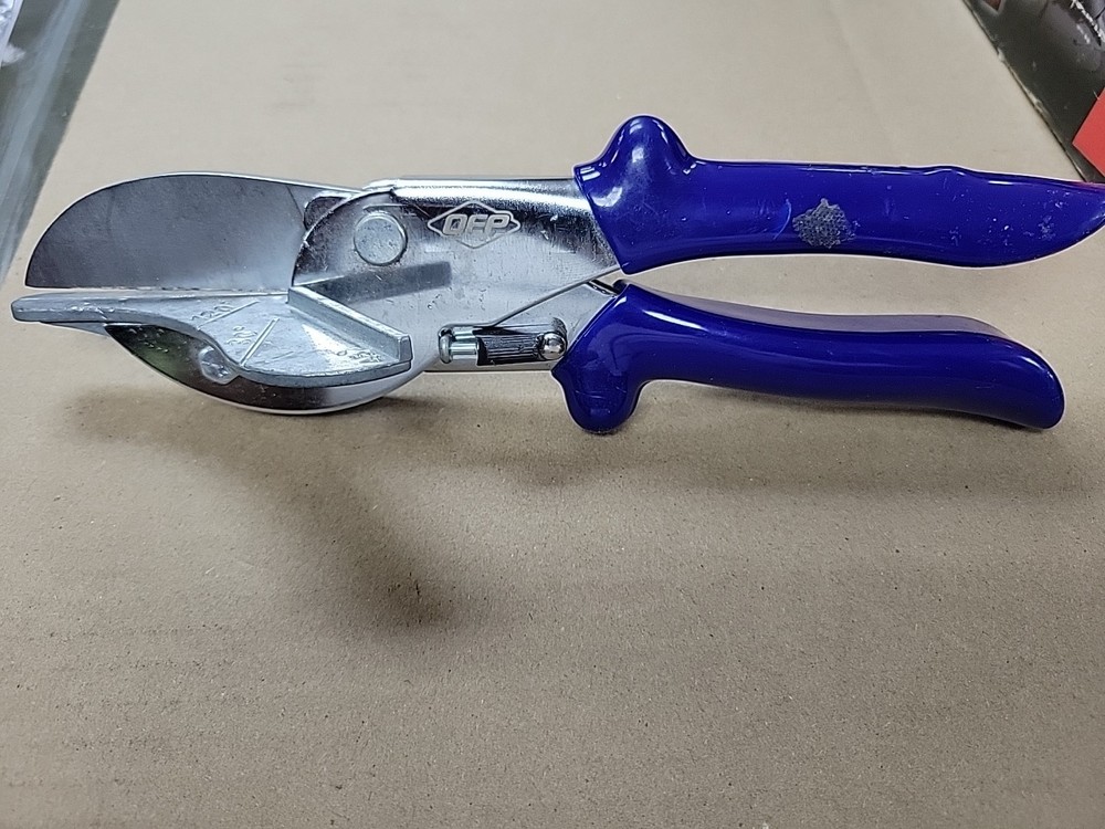QEP MULTI USE TRIM SHEARS FOR ANGLE CUTS ANTI RUST BLADE CUSHIONED GRIP TOOL