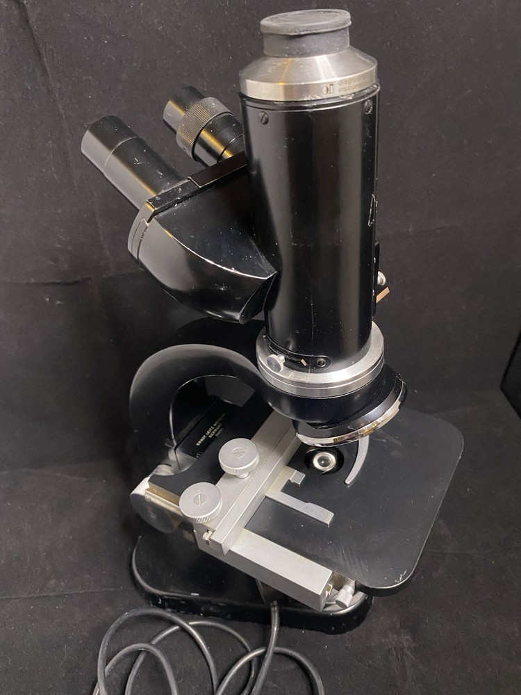 Leitz Microscope