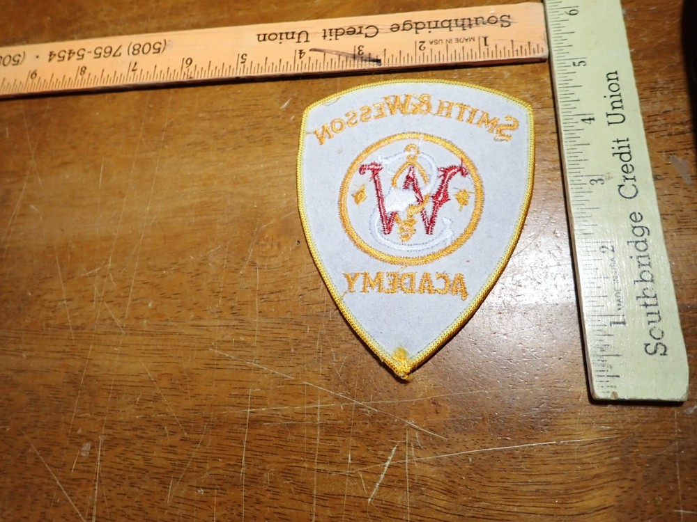 SMITH & WESSON ACADEMY SPRINGFILED MASSACHUSETTS FIREARMS NRA PATCH BX 12 #4