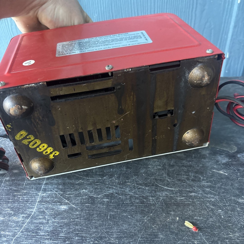 Schauer Automatic Battery Charger Model 0135-02 – 12 volt 6 Amp As Is Untested