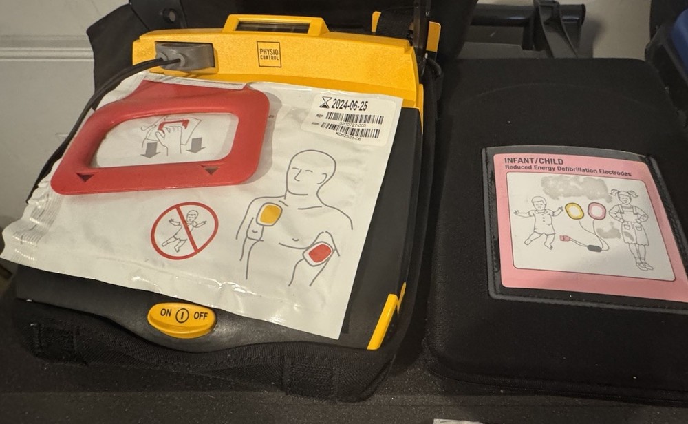 Physio-Control LIFEPAK CR Plus - Extras & Carry Case
