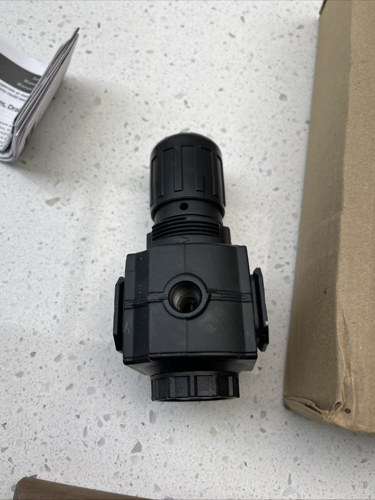 4ZM18 SPEEDAIRE Pressure Regulator