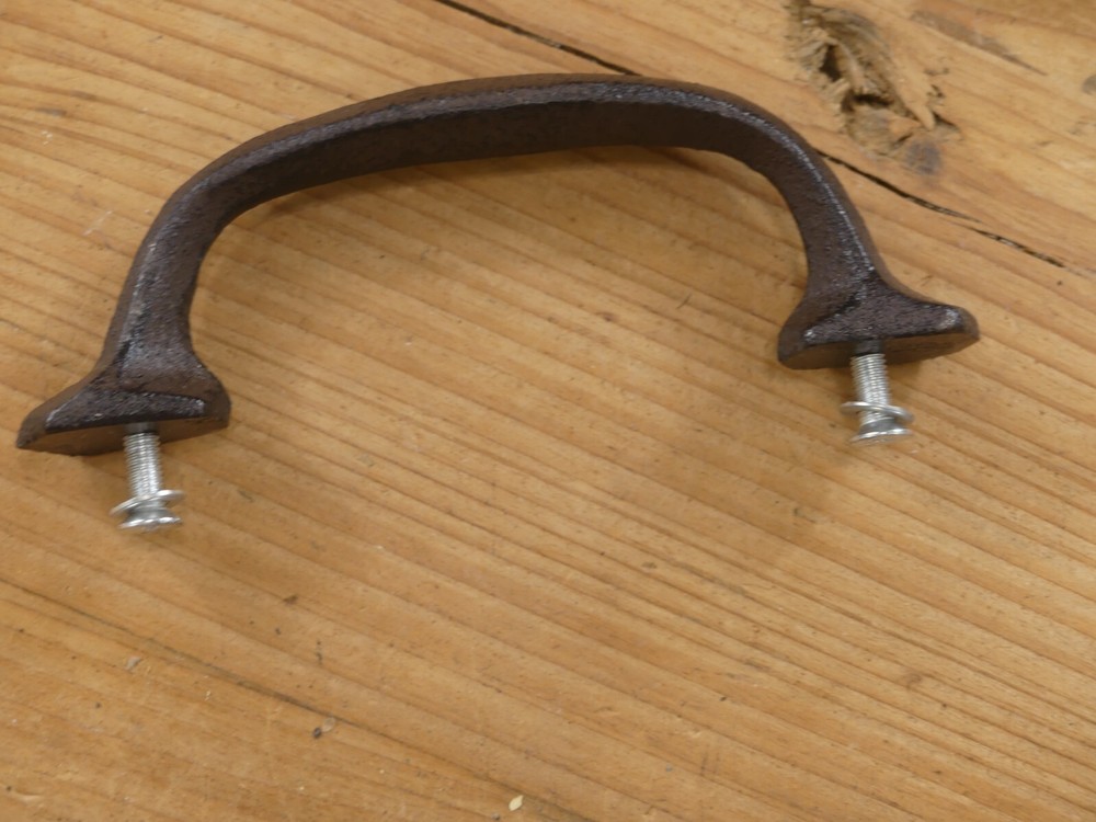 4 CAST IRON HANDLES RUSTIC DRAWER PULLS 5 1/4" LONG **SMALL HOLES IN CASTING*