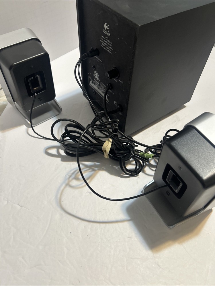 Logitech LS21 2.1 Multimedia Computer Speaker System Subwoofer Works
