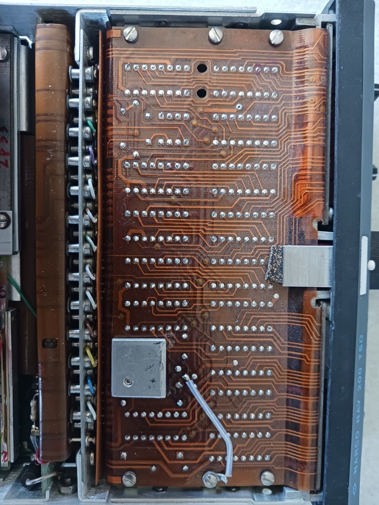 NARCO NAV/COM P/N: NAV 200 W/ CONNECTOR TRAY