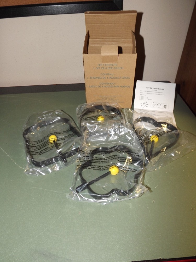 2015 Avon Set 4 Egg Molds - NIB