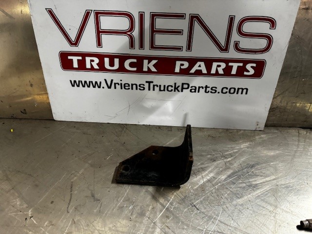 PETERBILT KNEE-ENGINE SUPPORT FRONT 05-16415L