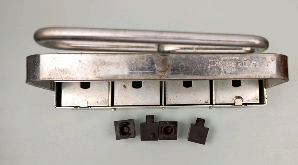 Ladbrooke Soil Block Maker - Mini 4. 4 square inserts included