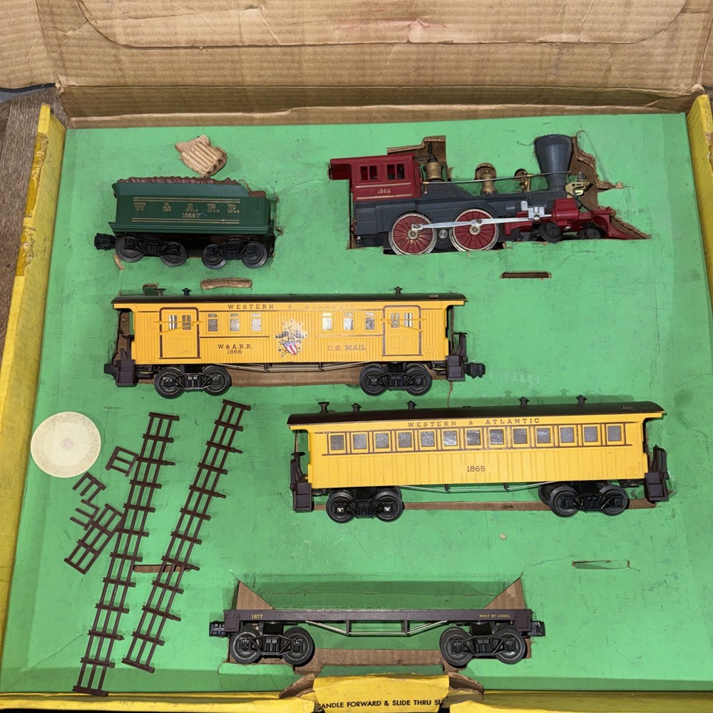 Postwar Lionel 1800 General Frontier Gift Pack BOXED SET from 1959