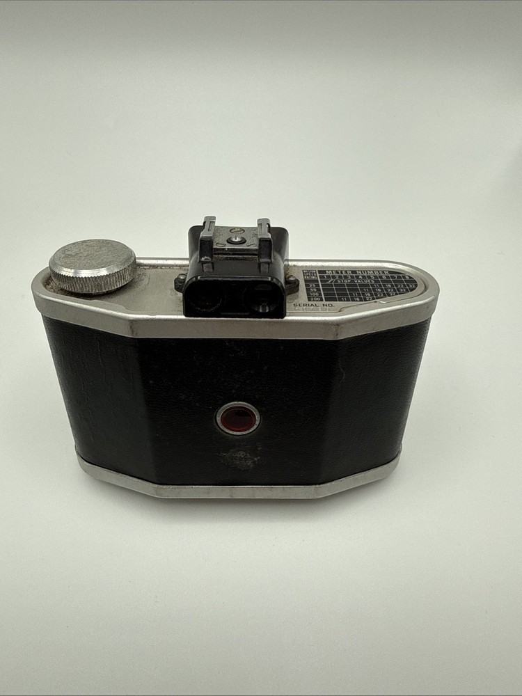 Universal Camera Corporation Meteor Camera with Original Case