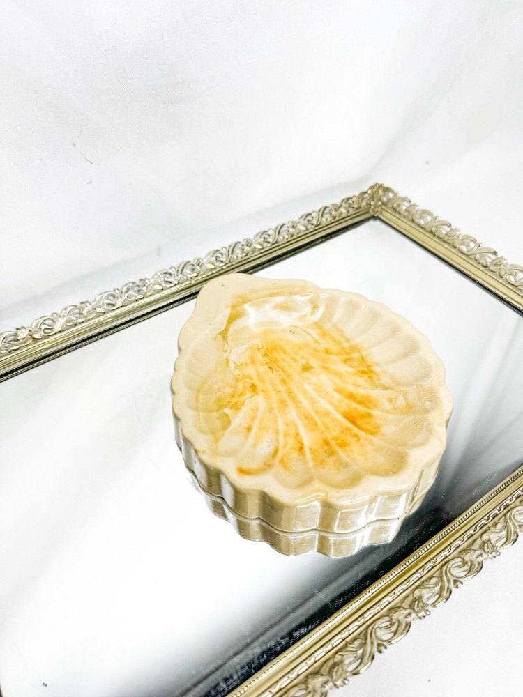 Vintage Cream Swirl shell soap dish