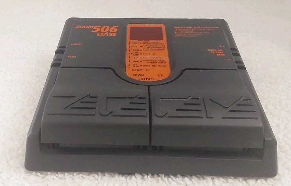 Zoom 506 Bass Multi-Effects Processor Pedal Guitar