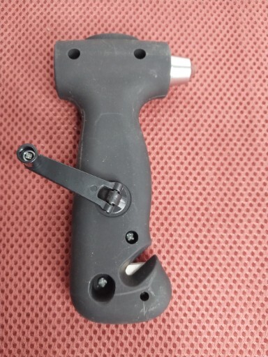 Auto Escape Safety Tool Dynamo With Light and Seatbelt Cutter