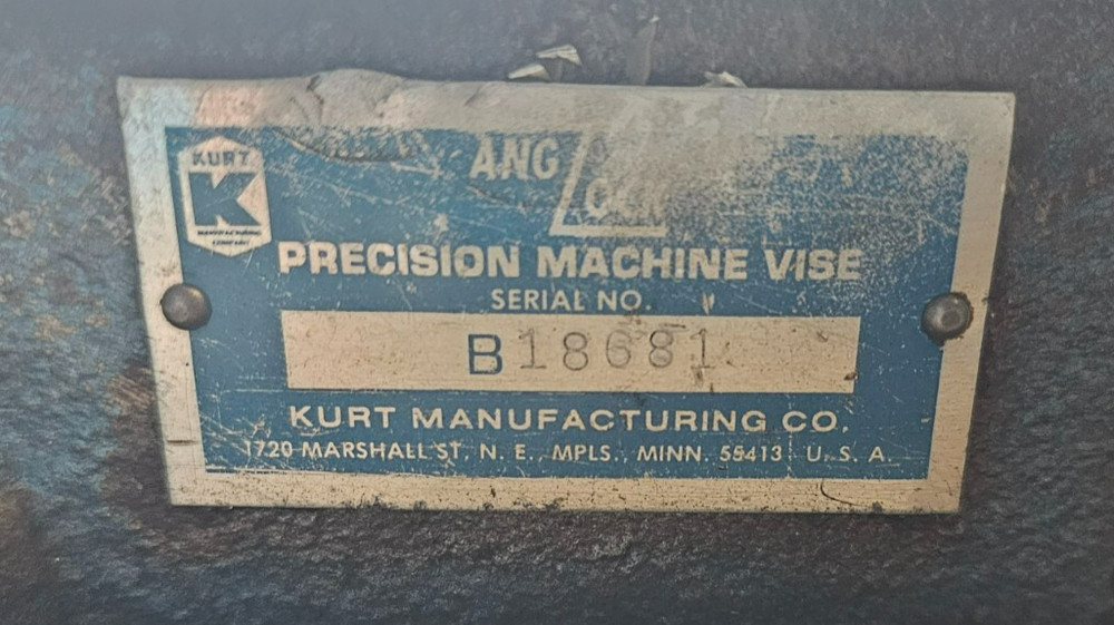 Kurt D-60 AngLock 6" Precision Milling Vise & Handle, No Jaws