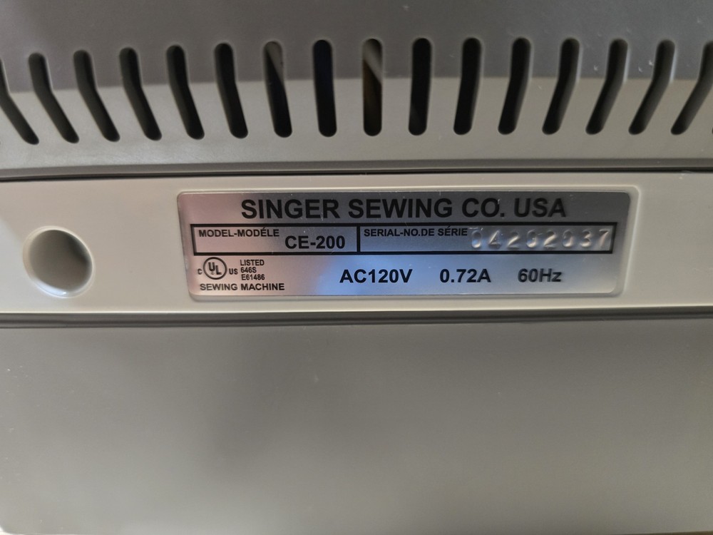 GC Singer Quantum Futura CE-200 Computerized Sewing Embroidery Machine