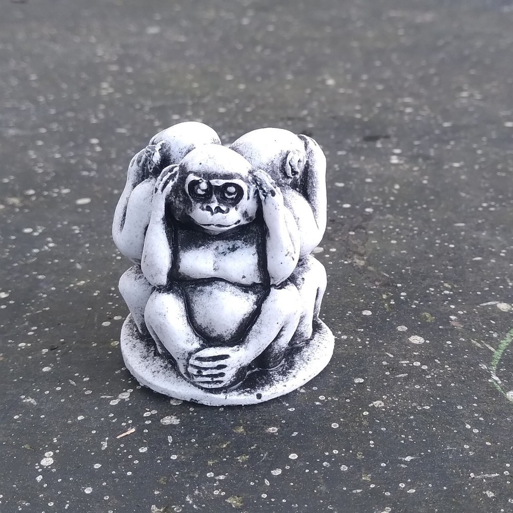 The three monkey decorate the table