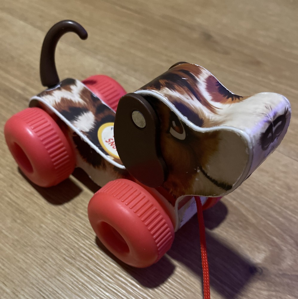 Snoopy Pull Along Dog Reproduction 2014 G3