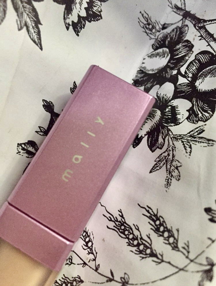 MALLY Instant Erase Concealer, Medium New Without Box