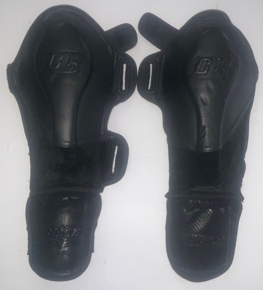 Title Black Blitz Shin Guards Size Medium Great Condition Used