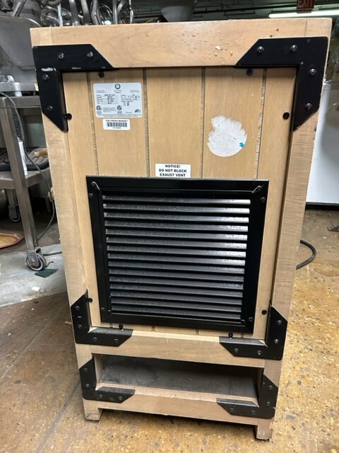 Southern Casearts (SAR-MC-2.8') Rolling refrigerated display