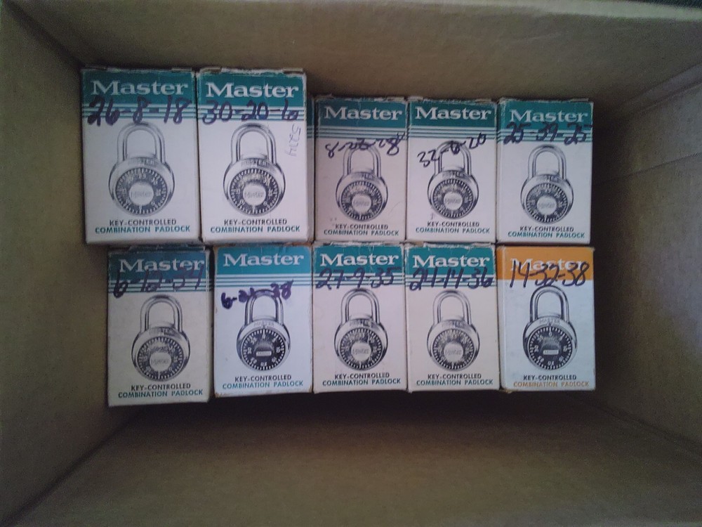 Vintage 1525 Master Lock Combination Type With Control Key Design