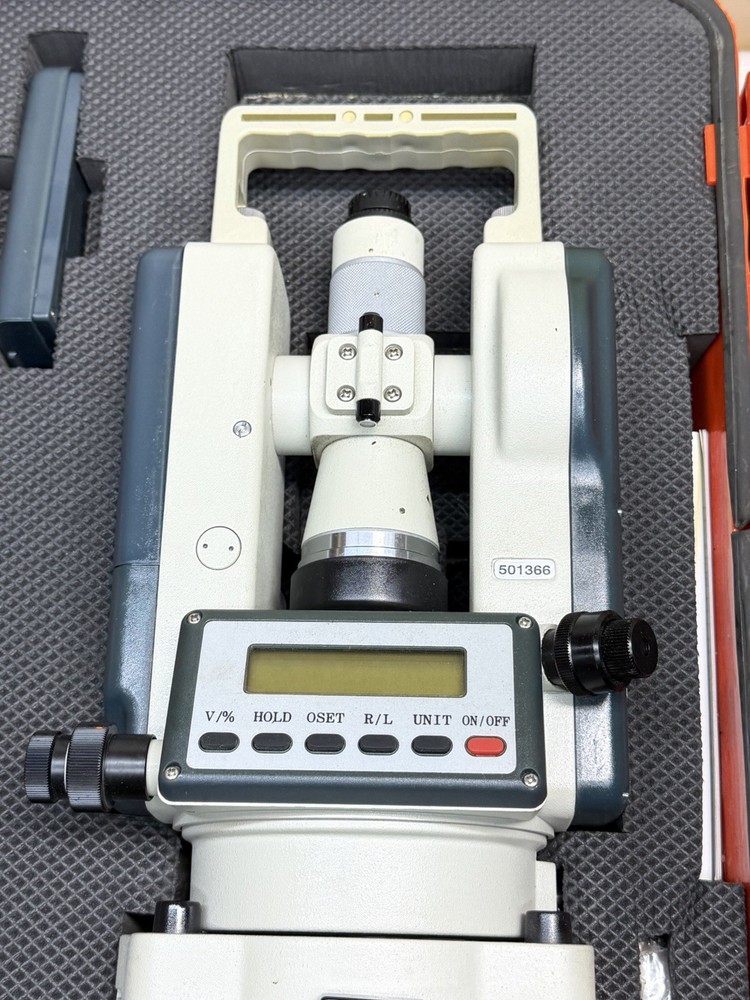Schneider Technical Theodolite ET-20 W/ Case - Untested